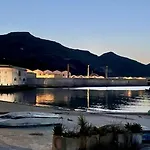 Casa *